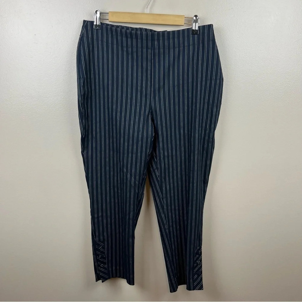 Chico's Brigitte Slim Leg Pants Size 10 Blue Stripes Cropped Ankle So Slimming